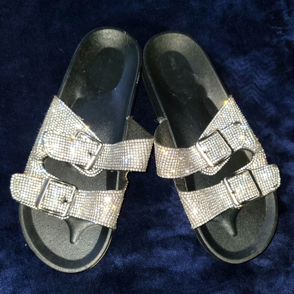 Shoes - Women's slides / burkenstocks